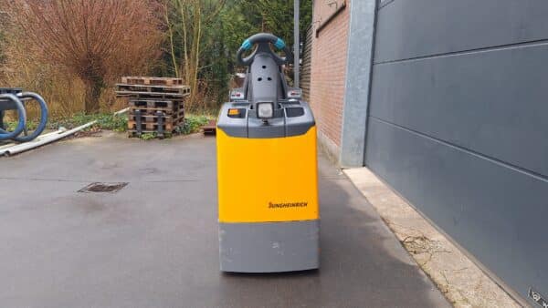 Perfect compacte Jungheinrich 3 tons elektrotrekker - Afbeelding 5