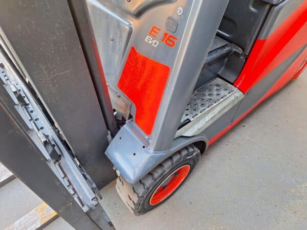 Nette Linde Heftruck E16 triplo,freelift, shidesift met slechts 6833 uur! - Afbeelding 9