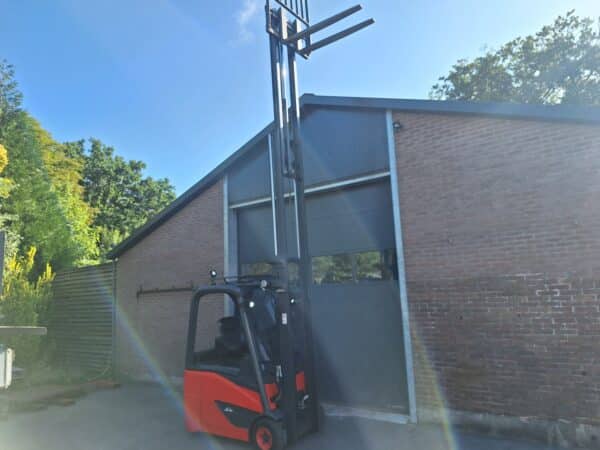 Nette Linde Heftruck E16 triplo,freelift, shidesift met slechts 6833 uur! - Afbeelding 8