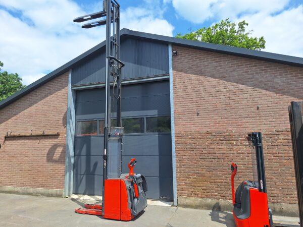 Linde Dobbelstock Stapelaar 540 cm bj 2020 met 385 uur! - Afbeelding 9