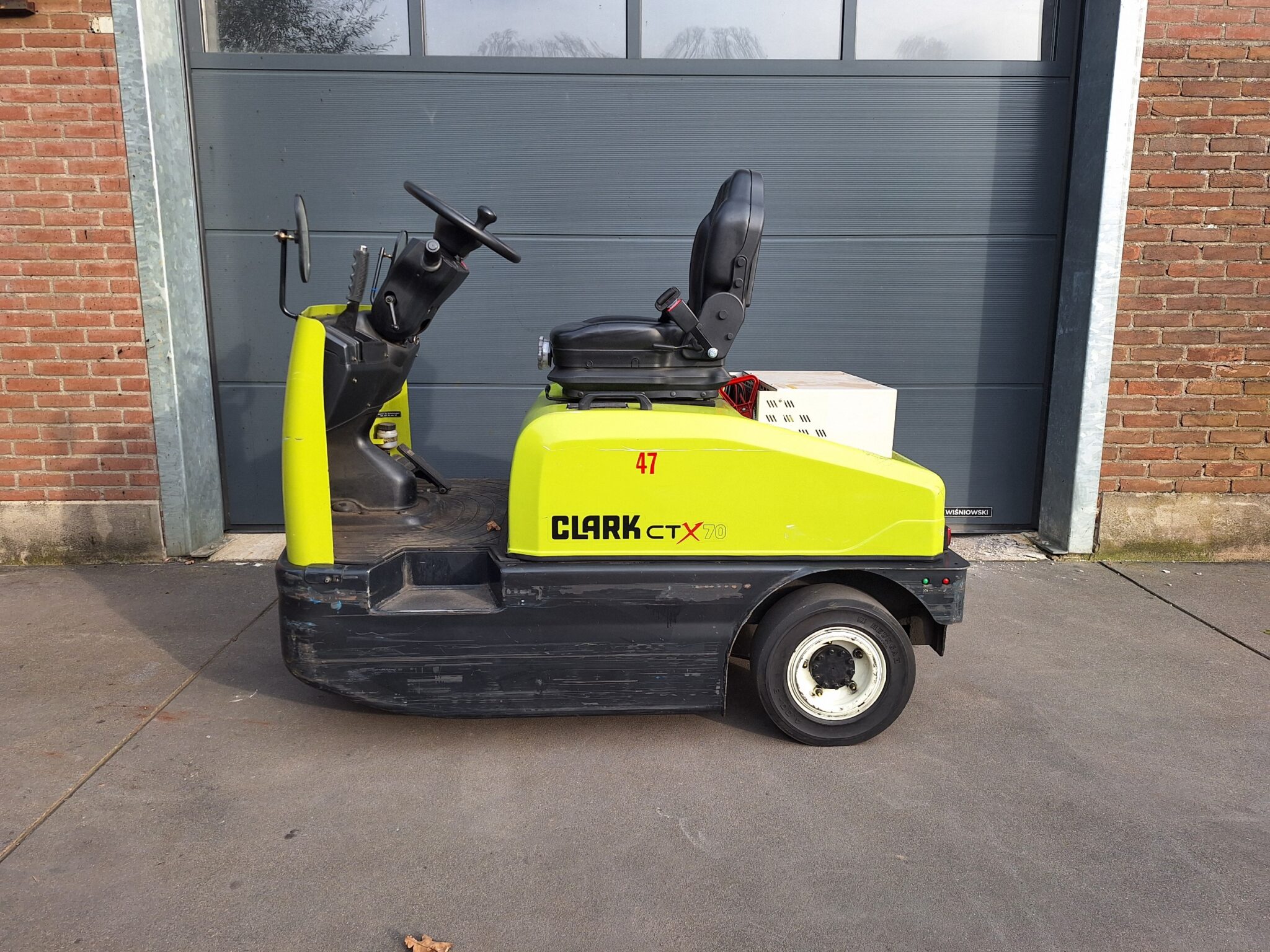 Clark Electro trekker 7 ton accu 10-2023 met slechts 1690 uur! - Afbeelding 3