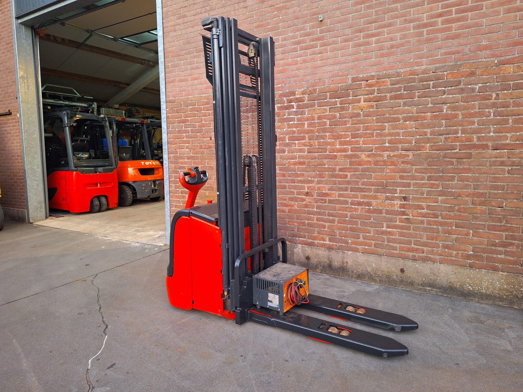 Linde 540 cm dobbelstock Stapelaar
