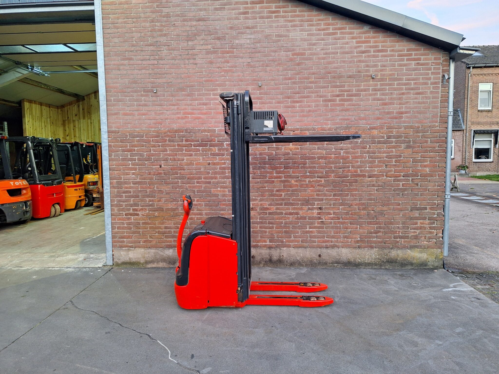 Linde 540 cm dobbelstock Stapelaar - Afbeelding 3