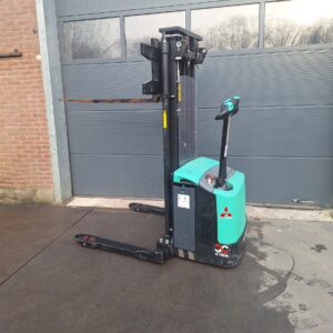 Mitsubishi Stapelaar Triplo met slechts 196 uur!