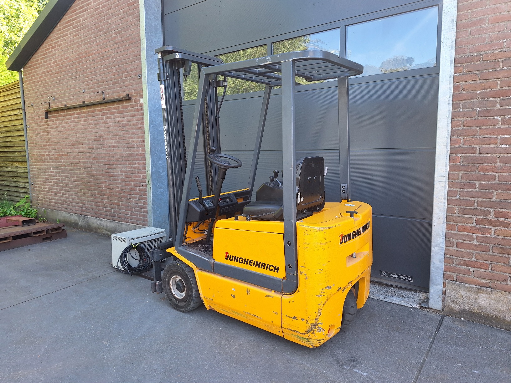 Compacte Jungheinrich Heftruck 1250 kilo drie wieler - Afbeelding 7