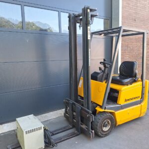 Compacte Jungheinrich Heftruck 1250 kilo drie wieler