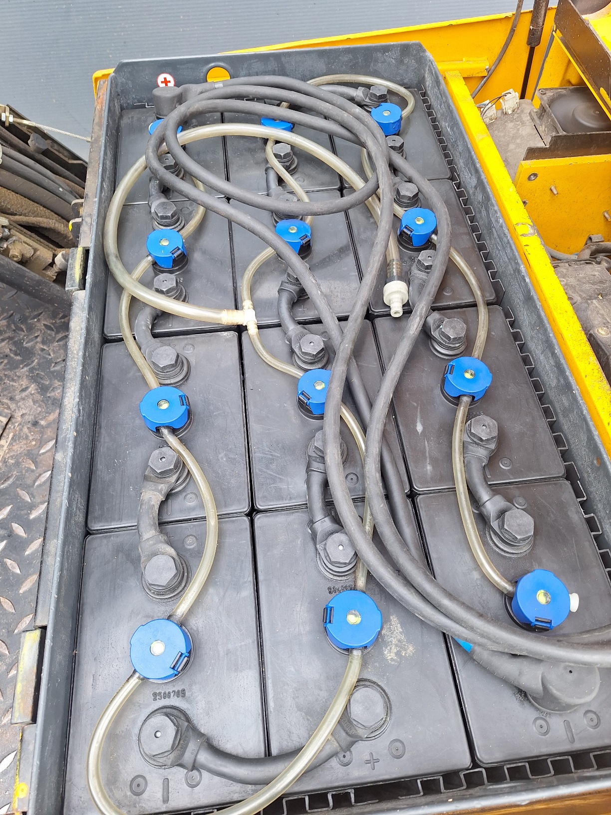 Compacte Jungheinrich Heftruck 1250 kilo drie wieler - Afbeelding 2