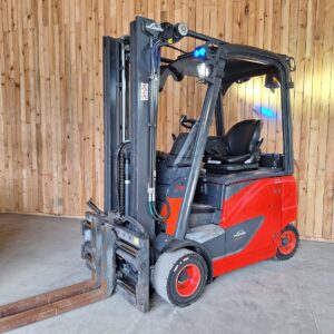 Linde E18 met 4000 uurtjes triplo, sideshift vorkenversteller BJ 2018