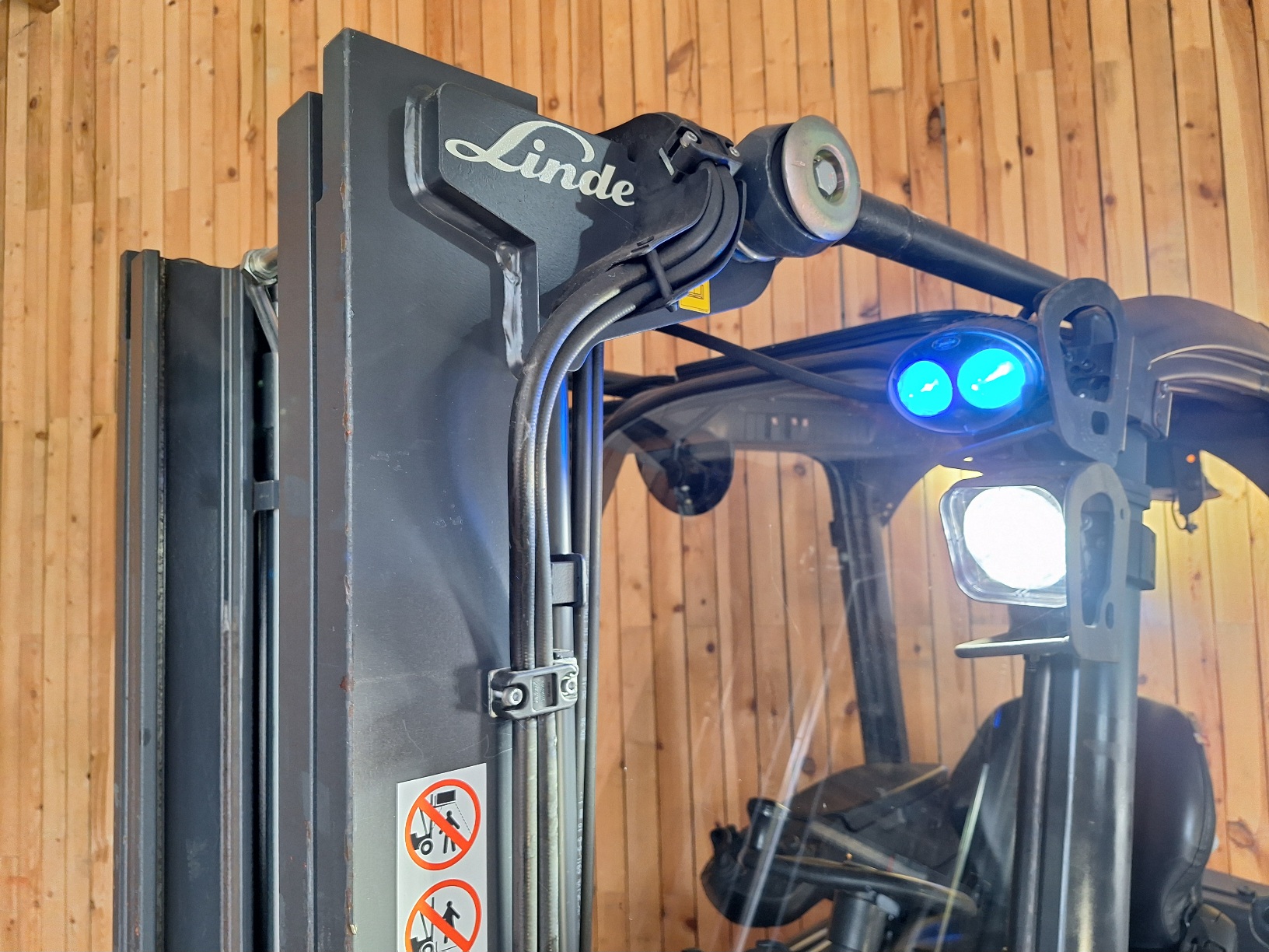 Linde E18 met 4000 uurtjes triplo, sideshift vorkenversteller BJ 2018 - Afbeelding 7