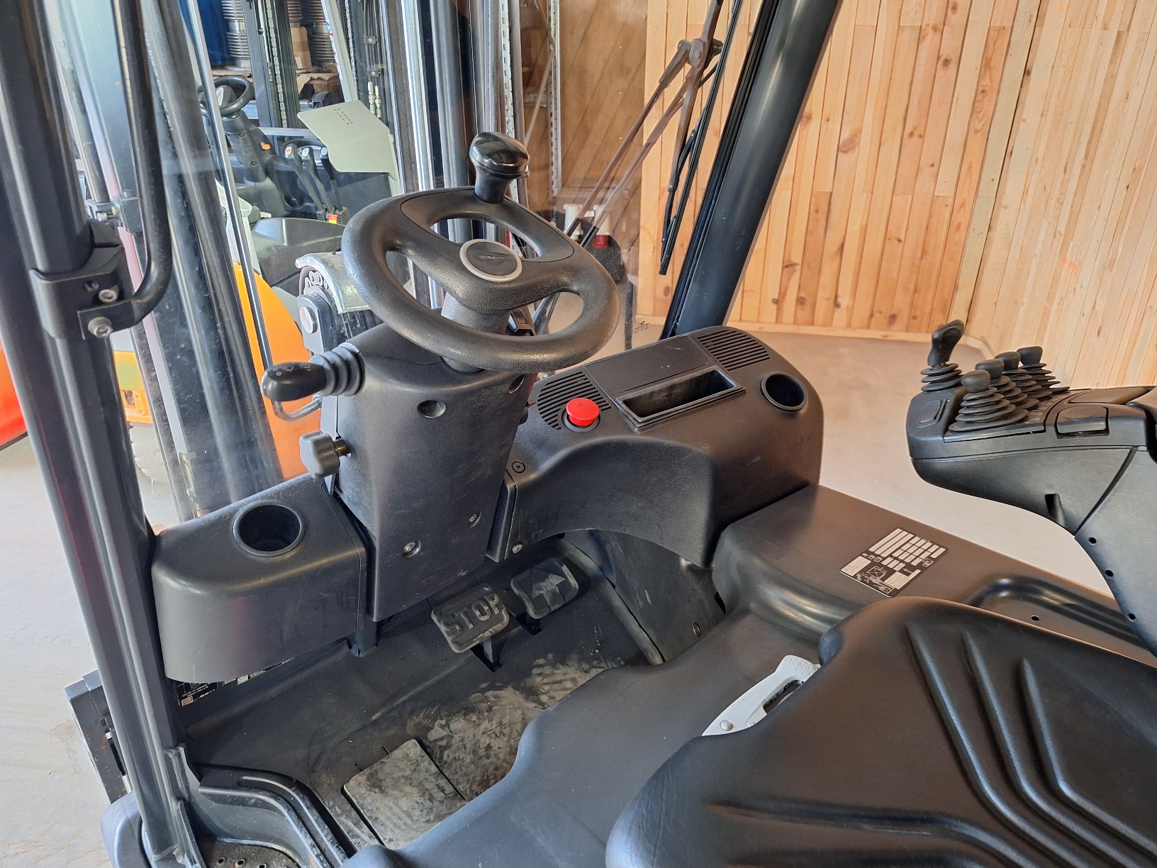 Linde E18 met 4000 uurtjes triplo, sideshift vorkenversteller BJ 2018 - Afbeelding 10