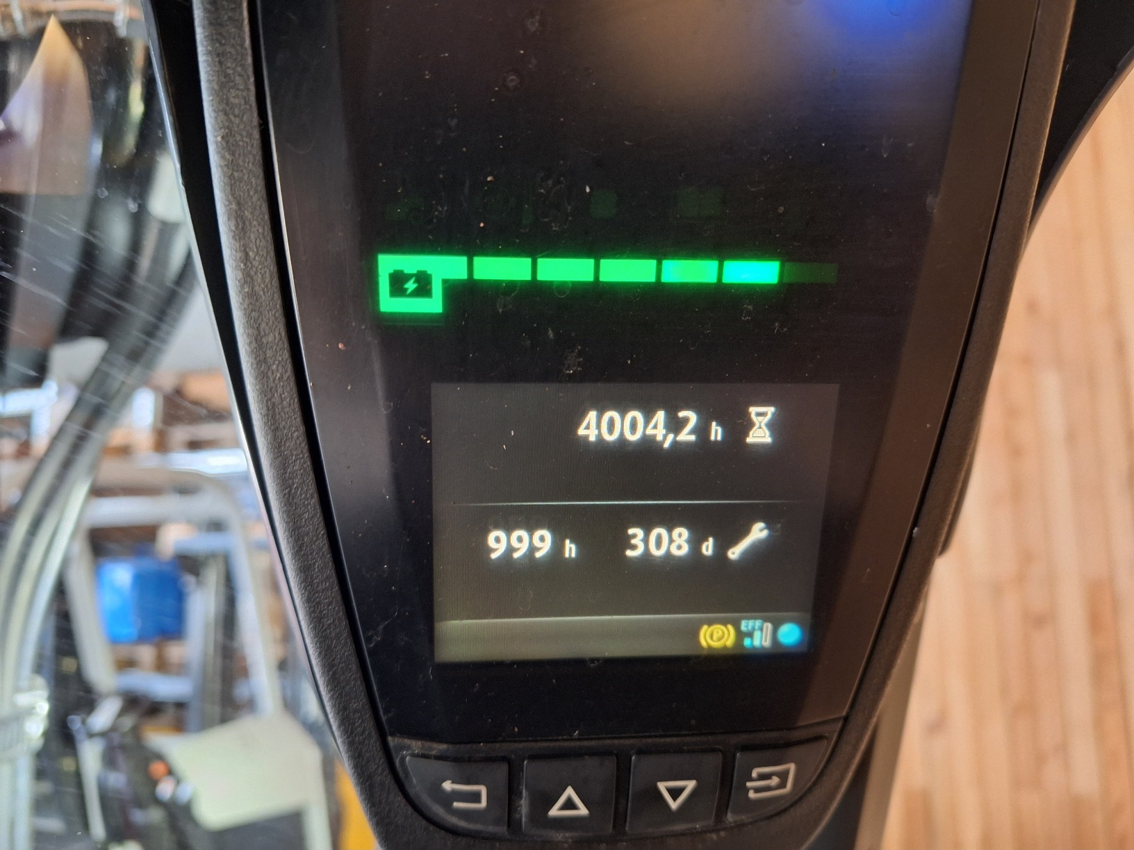 Linde E18 met 4000 uurtjes triplo, sideshift vorkenversteller BJ 2018 - Afbeelding 13