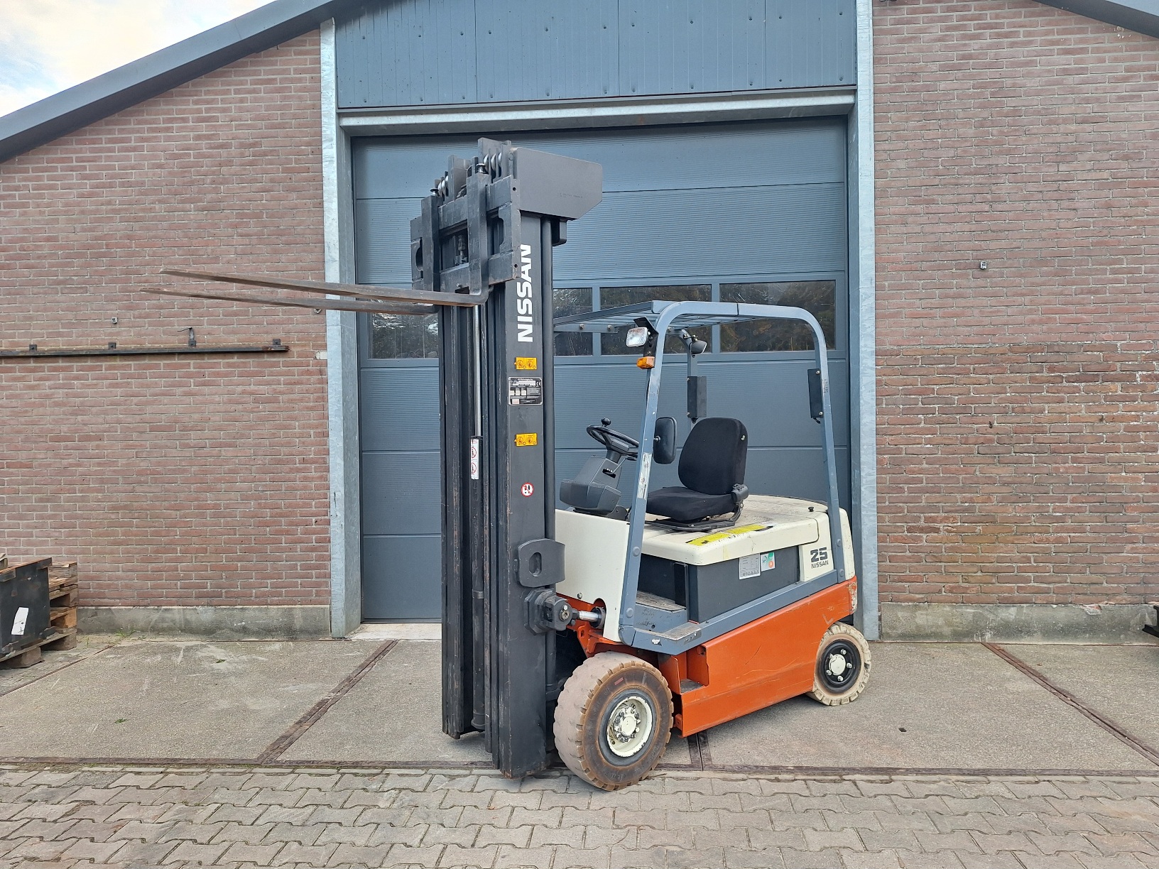 Nissan Heftruck 790 cm 2.5 ton met slechts 3560 uur - Afbeelding 3